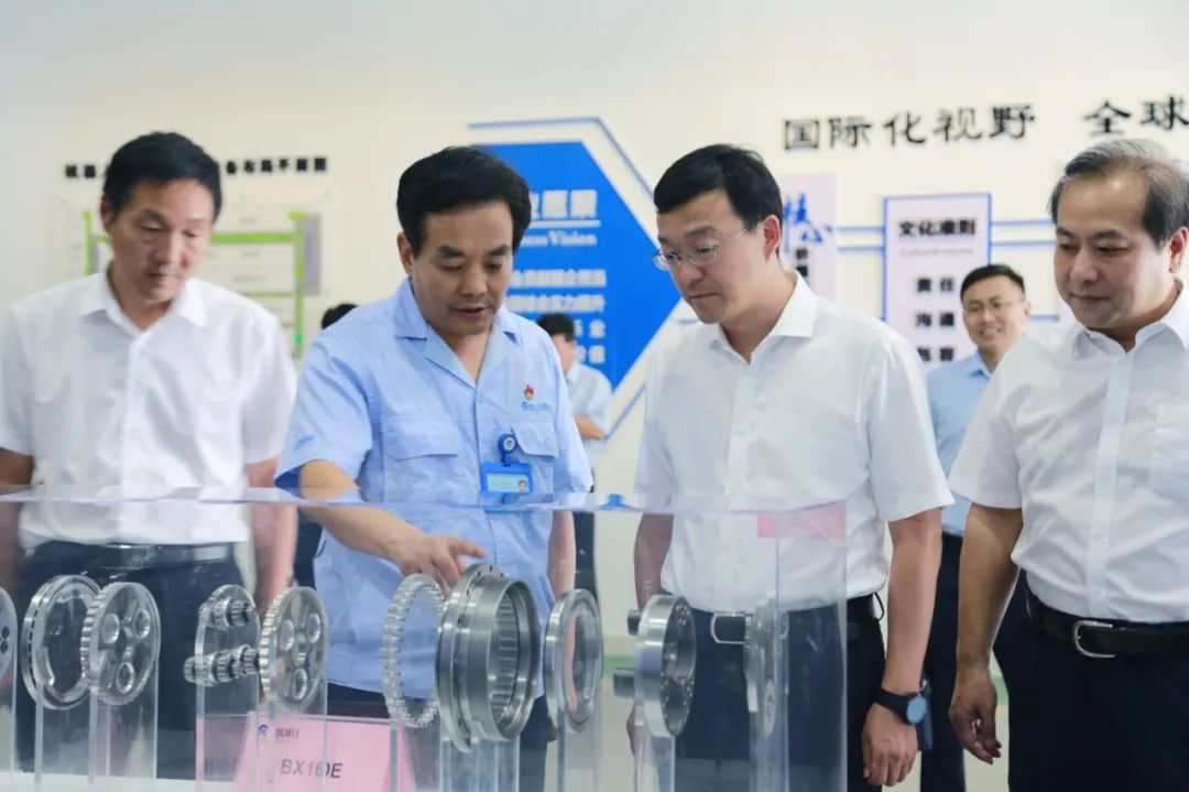 宝鸡市委副书记段小龙莅临必发指数入口集团调研