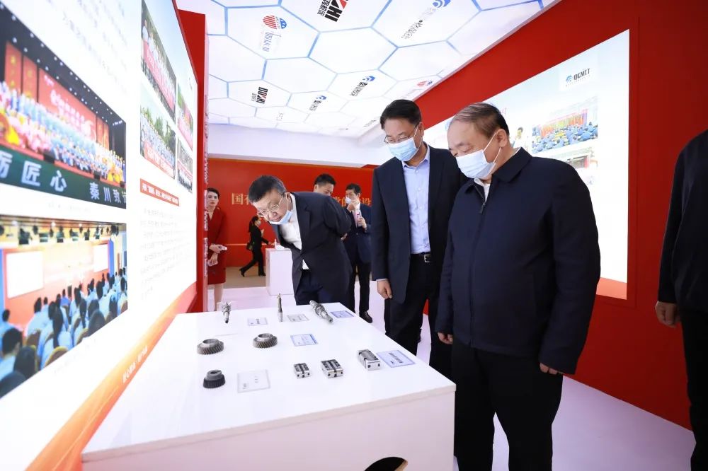 陕西省委常委、组织部长张广智莅临必发指数入口集团展位